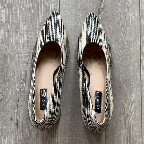 TOPSHOP Zebra Print Pumps - Picture 2 of 3